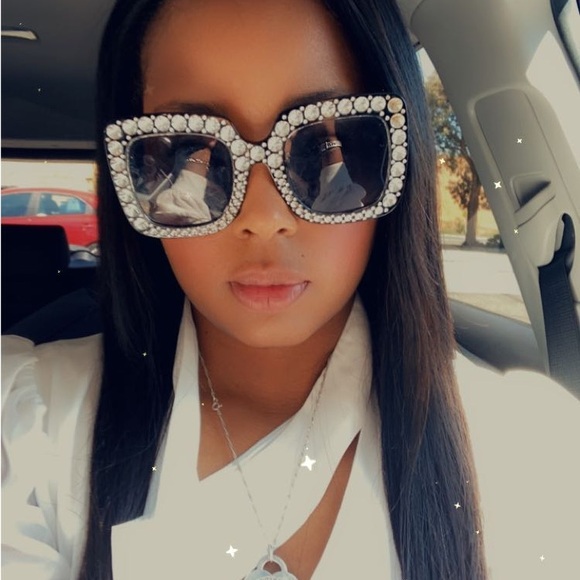 Like this to be notified of my live share shows 💕 - Picture 12 of 16